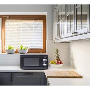 Commercial Chef CHCM11100B 1.1 Cubic Feet Microwave Oven 1000 Watt Stainless Steel Front with Black Cabinet C10R 3