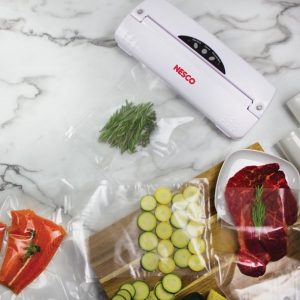 Nesco VS 01 Food Vacuum Sealer 21 Piece Set White N8A 2