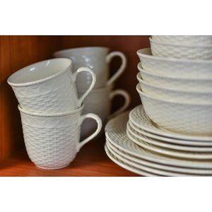 Red Vanilla Nantucket 16 Piece Dinnerware Set Service for 4 4