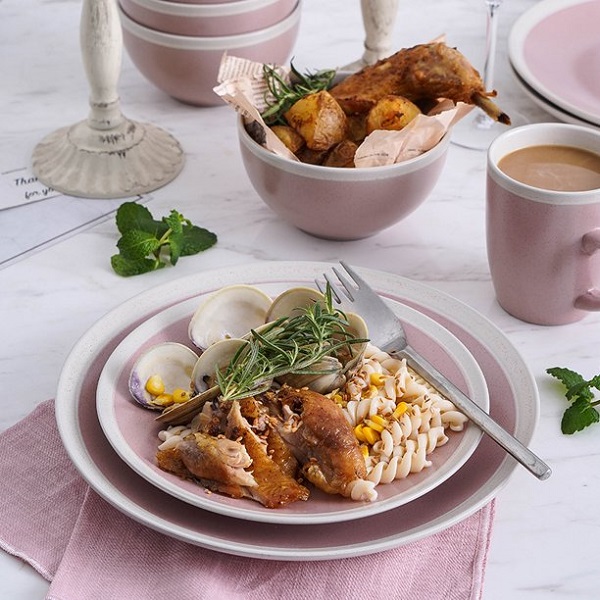 Stone Lain 16 Piece Stoneware Round Dinnerware Set, Service for 4 in 2 Tone Pink and Cream with Speckle Dishes - Image 4