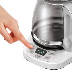 BLACK+DECKER 12-Cup* QuickTouch Programmable B30D 7 BLACKDECKER 12 Cup QuickTouch Programmable B30D 2