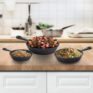 MegaChef Pre Seasoned 3 Piece Cast Iron Skillet Set M18P 2